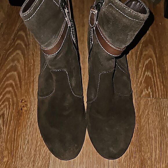 Tommy Hilfiger Bethany Suede Dark Brown Ankle Boots Size 8.5 - Picture 2 of 8